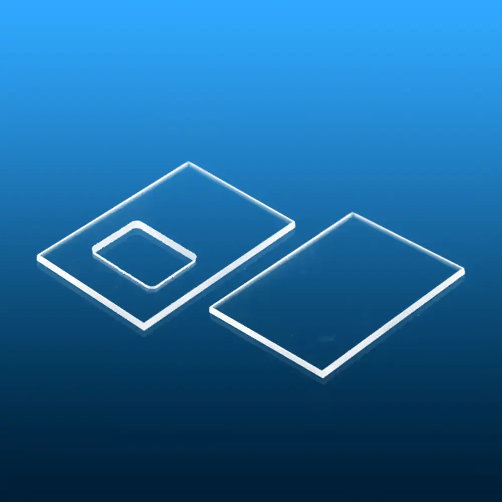 Comparison of a quartz glass XRD sample holder with a square well and a blank quartz glass plate